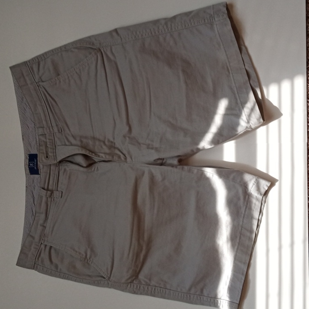 Kaki board shorts